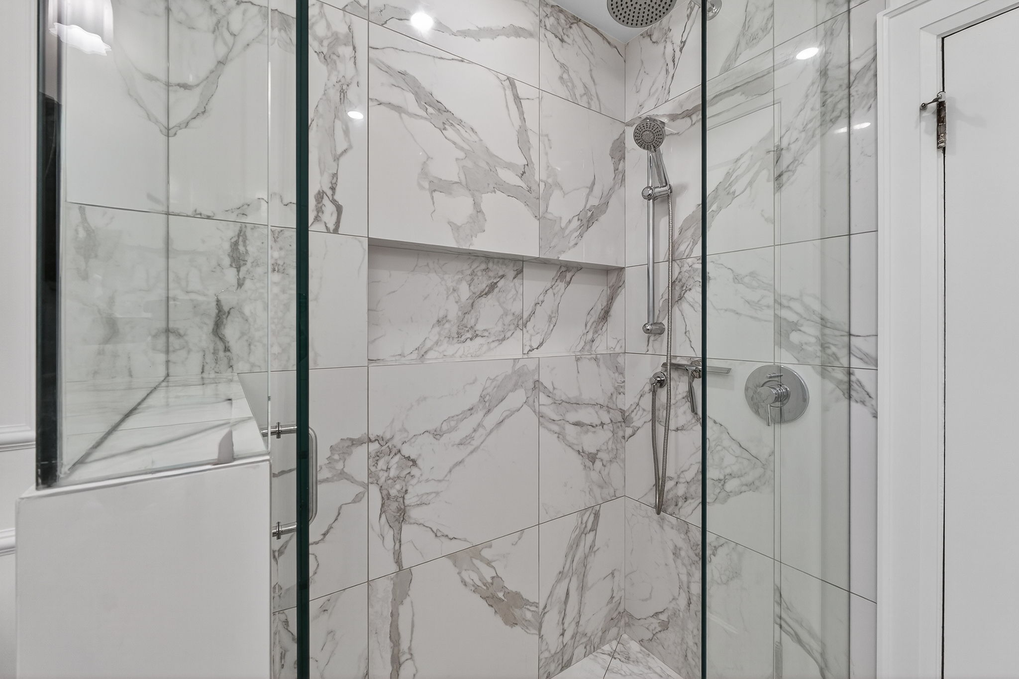 Large-format porcelain slab installation